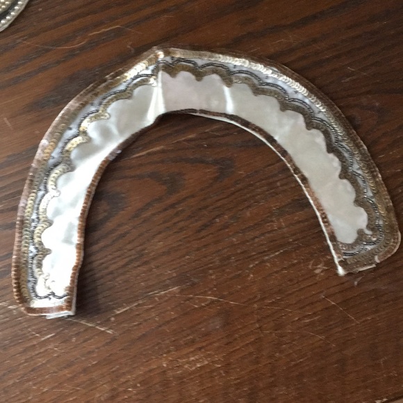 Vintage Peter Pan Beaded Collars - Picture 5 of 7